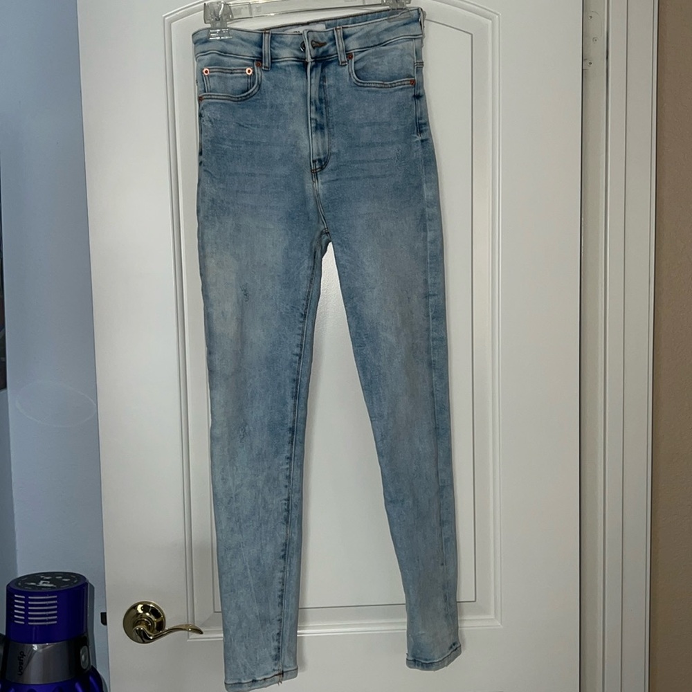 Never worn before zara jeans!